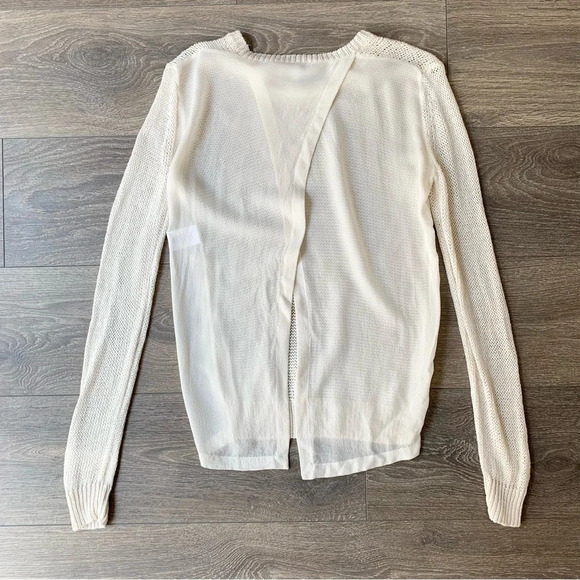 Aritzia Babaton Sweater Knit Silk Split Open Back Cream Long sleeve Size XS - Picture 11 of 12